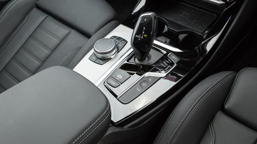 Детали интерьера Alpina XD3 Allrad (G01) 2019 года  (AU) (фото 13 из 18)